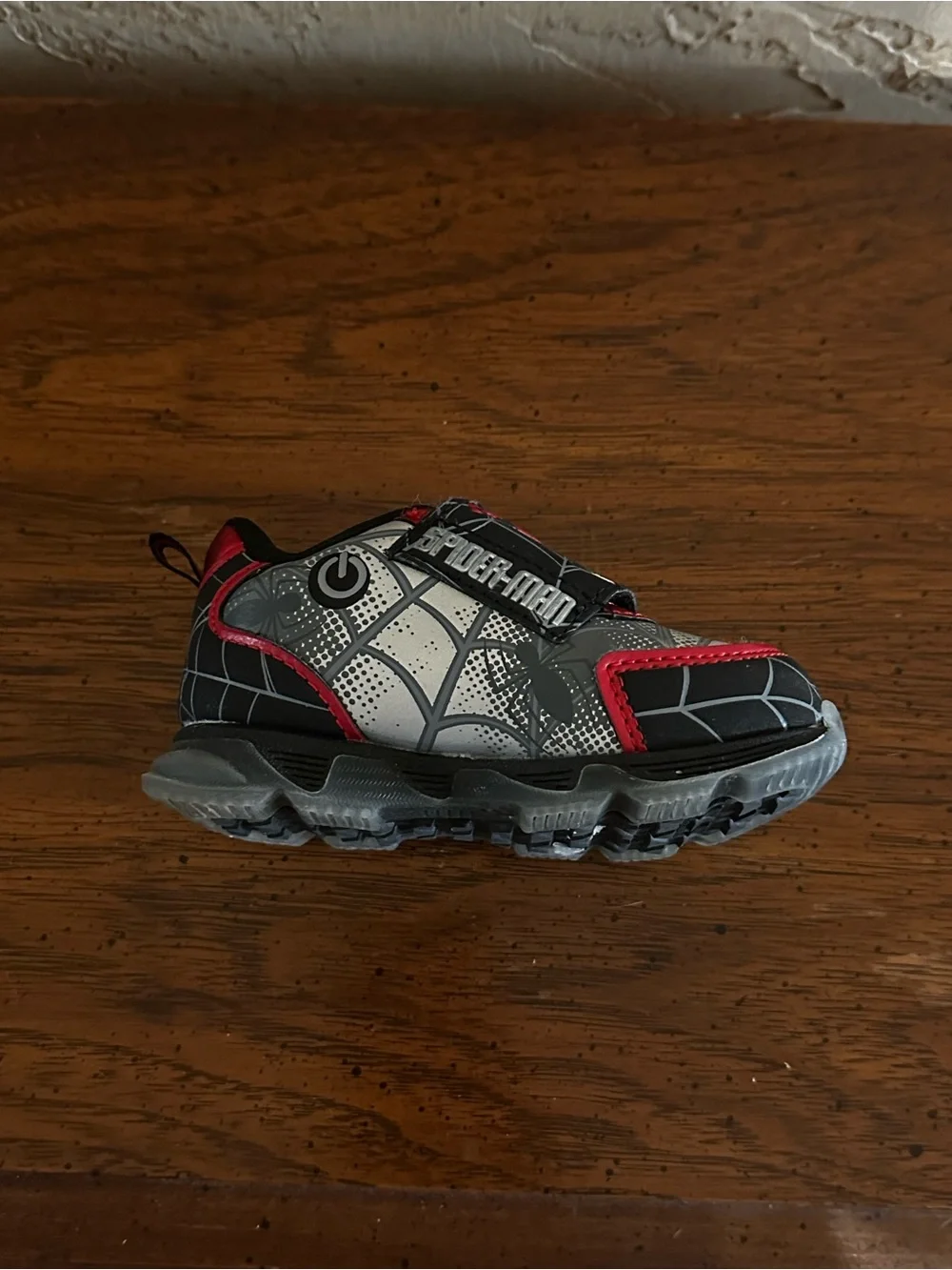 Marvel SpiderMan Toddler Athletic Light-Up Sneakers with Hook & Loop Strap sz 5